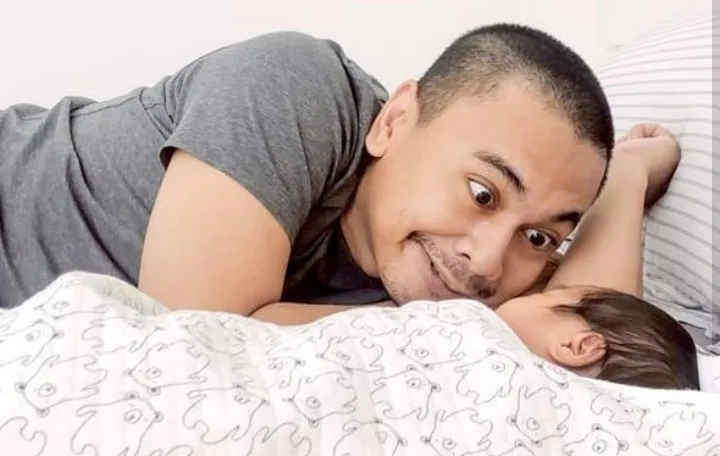 Belum Genap Sebulan Jadi Bapak, Raditya Dika Ngajarin Anaknya Melawak Sejak Dini