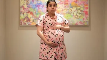Lahirkan Bayi Laki-Laki, Tya Ariestya Ceritakan Proses Persalinan Bayi Tabungnya. Perjuangan!