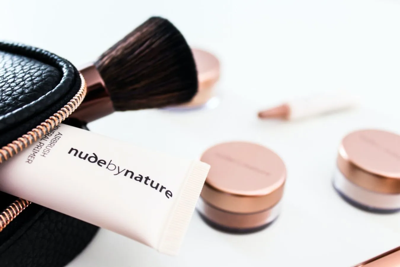 9 Aturan Umum Make-up yang Seringnya 'Didobrak' Para MUA Kondang. Hmm, Pantas Hasilnya Beda 14