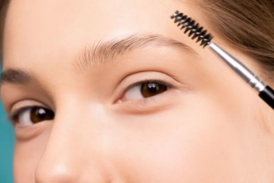 Tips Belajar Makeup untuk Pemula, Hasil Natural Flawless! 10