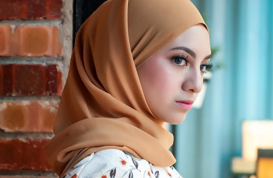 Mulai Puasa Perdana, Ini 5 Produk Make-up yang Bisa Kamu Andalkan untuk Glowing Seharian
