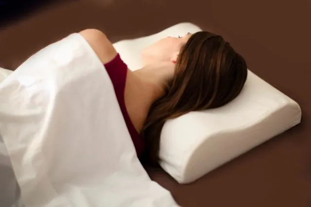 5 Jenis Bantal yang Bagus dan Nyaman Buat Tidur 10