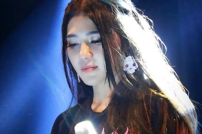 10 Lagu yang Bisa Bantu Redakan Emosimu. Adem Banget di Hati! 20 Via Vallen - Bojo Galak