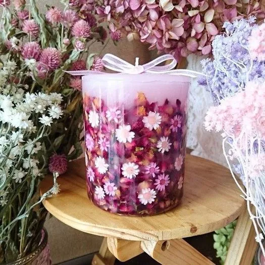 10 Ide Suvenir Pernikahan dari Lilin yang Tak Biasa. Unik dan Instagramable Banget! 18