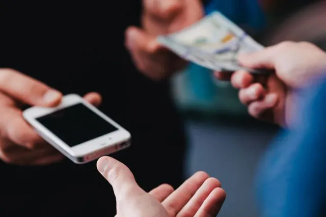 5 Penyebab Kenapa Charge HP yang Lama Penuh 10
