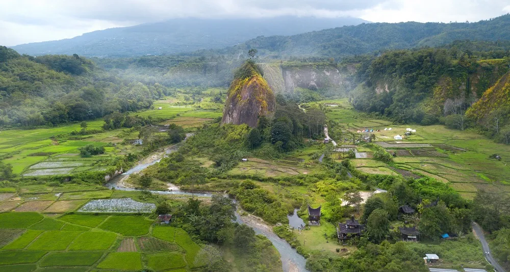 7+ Destinasi Wisata Seru yang Bisa Kamu Temui di Bukittinggi, Sumbar. Bikin Pengen Liburan ke Sana Nih!