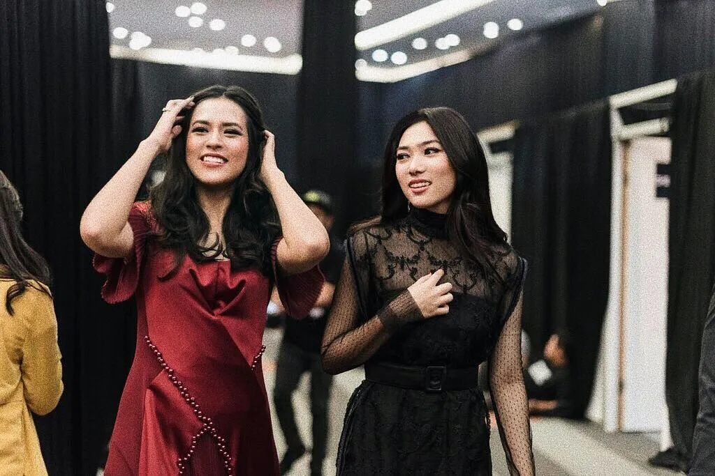Tips Jadi Perempuan Tak Terhentikan Ala Raisa dan Isyana. Bisa Banget Nih Kamu Coba!