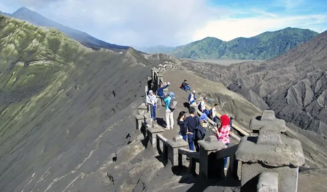 Ingin Ikut Tren Pre-wedding di Puncak Gunung Nggak Salah kok, Tapi Baca Dulu 6 Tips ini ya! 6