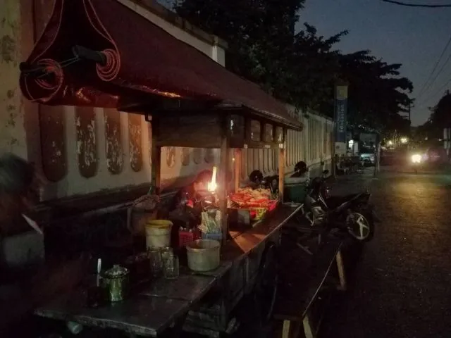 8 Angkringan di Jogja Paling Favorit dan Terkenal 14