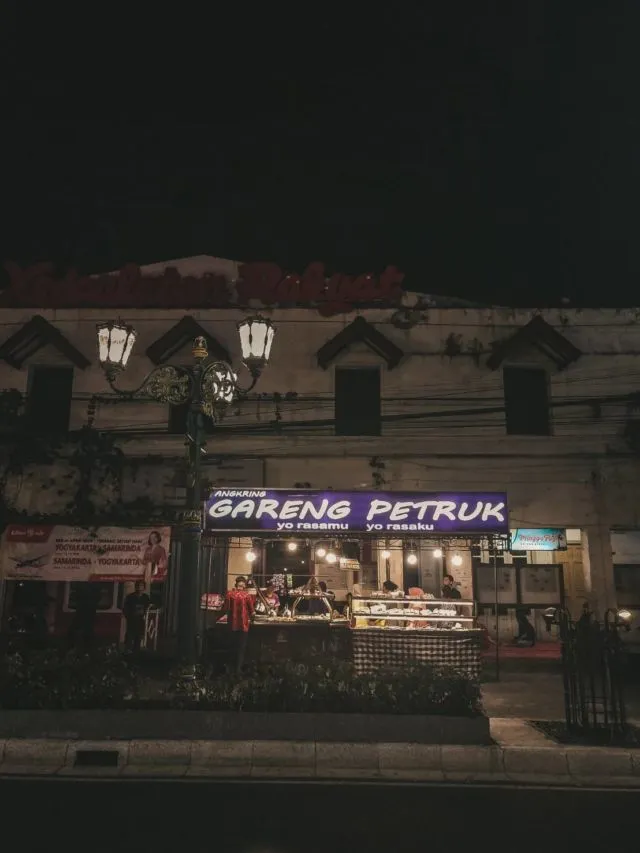 8 Angkringan di Jogja Paling Favorit dan Terkenal 9