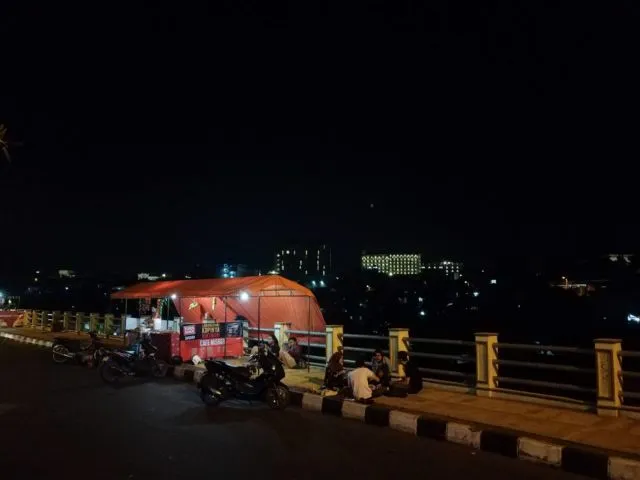 8 Angkringan di Jogja Paling Favorit dan Terkenal 10 Angkringan Jogja