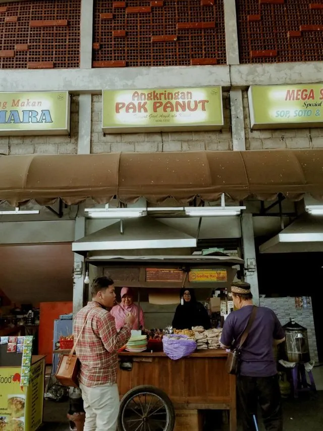 8 Angkringan di Jogja Paling Favorit dan Terkenal 12