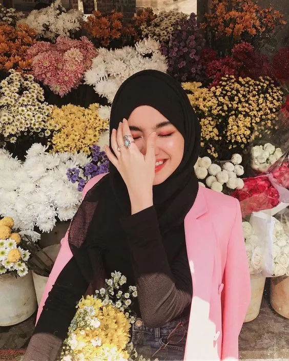 9 Pose Selfie Paling Aesthetic, Siap Upload Instagram! 13