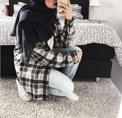 9 Pose Selfie Paling Aesthetic, Siap Upload Instagram! 11