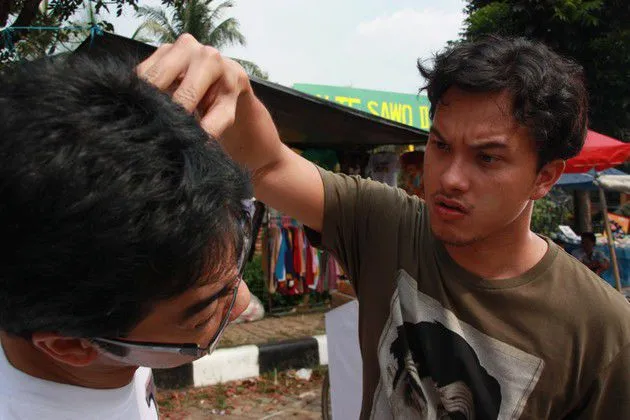 5 Cara Elegan Jadi Cowok Pendiam yang Cool 9