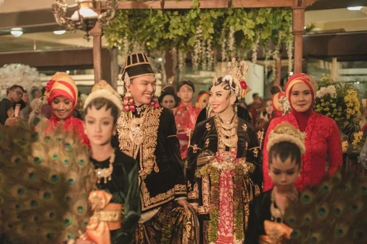 4 Mitos Malam 1 Suro yang Berkembang di Pulau Jawa. Kamu Percaya Nggak? 7