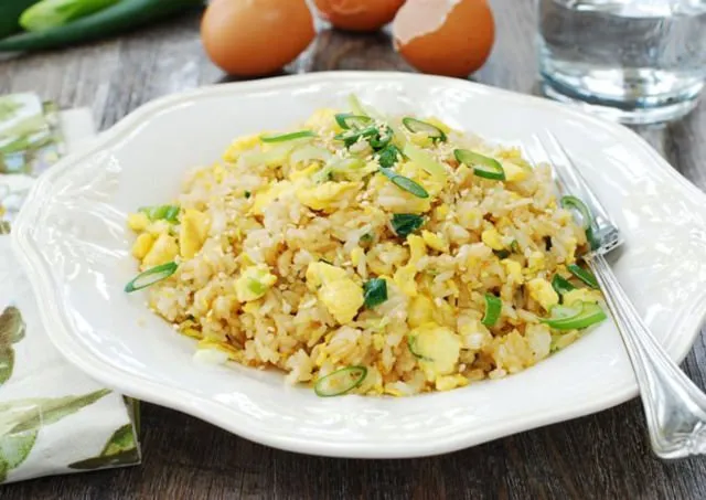 Resep Nasi Goreng Telur Korea yang Praktis & Enak 14