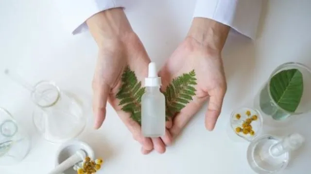 Mengenali Jenis Alkohol dalam Skincare yang Aman Untuk Kulit 5