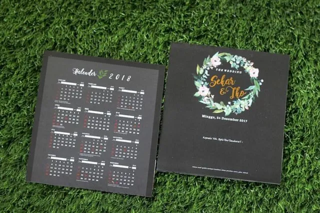 10 Ide Undangan Cantik Bernuansa Warna Gelap 20