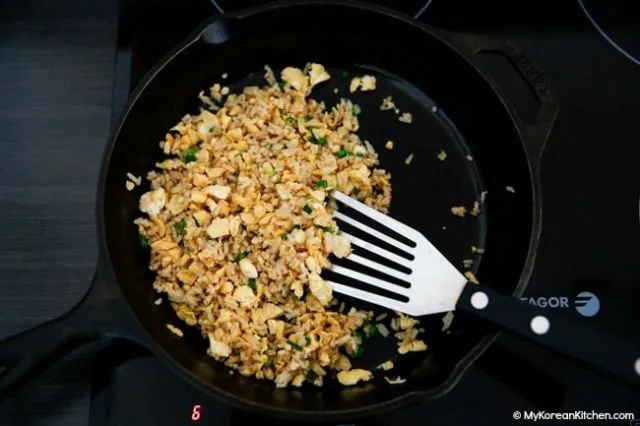 Resep Nasi Goreng Telur Korea yang Praktis & Enak 13