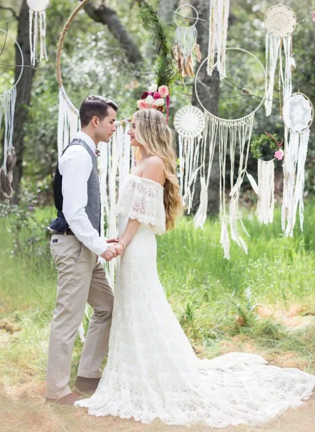 10 Ide Dekorasi Pernikahan Tema Bohemian Pakai Macrame 15