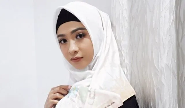 Poppy Bunga Berjilbab