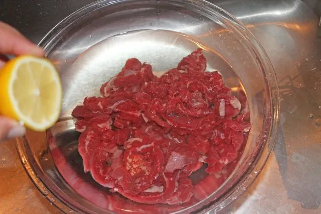 9 Cara Menghilangkan Bau Prengus Pada Daging Kambing 11 cara mengolah daging kambing agar tidak bau dan empuk