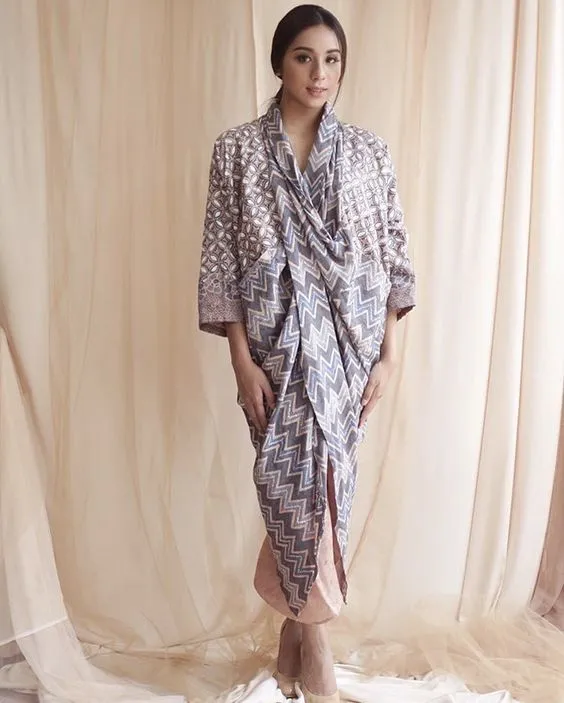 8 Ide Kaftan yang Pantas Dipakai Walau Nggak Lebaran 11