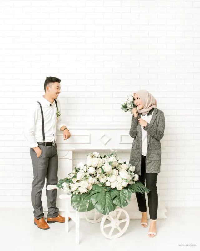 12+ Ide Prewedding Tanpa Bersentuhan, Mesra dan Elegan! 16