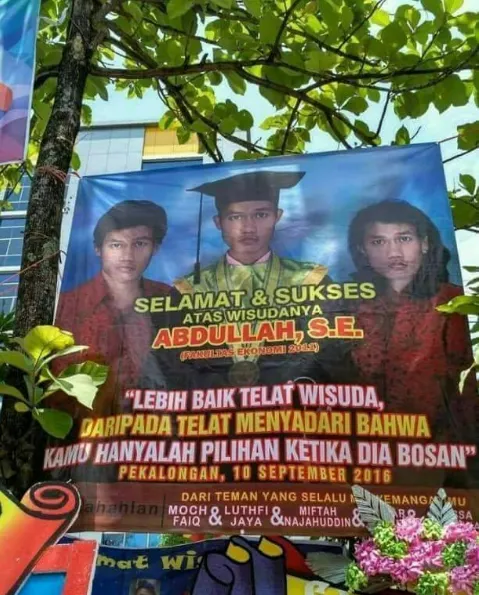 12 Banner Ucapan Selamat Wisuda Lucu dan Sedikit Nakal 15