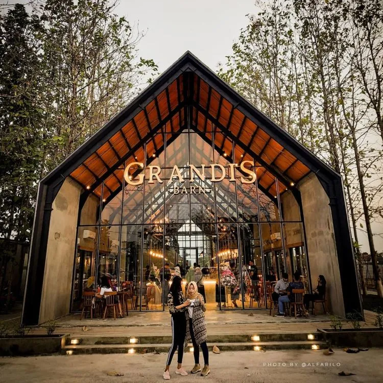 Grandis Barn: Resto Instagramable di Solo Raya 11