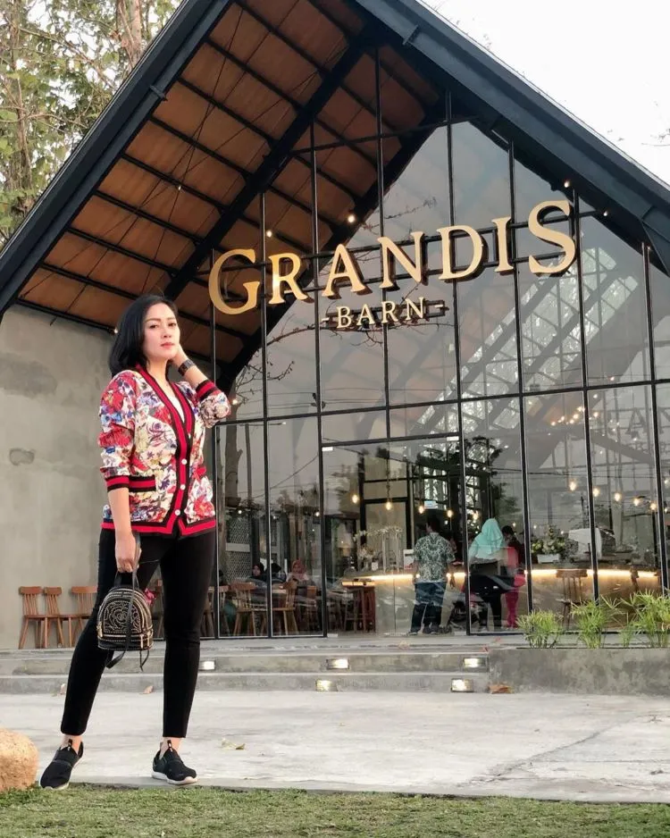 Grandis Barn: Resto Instagramable di Solo Raya 16