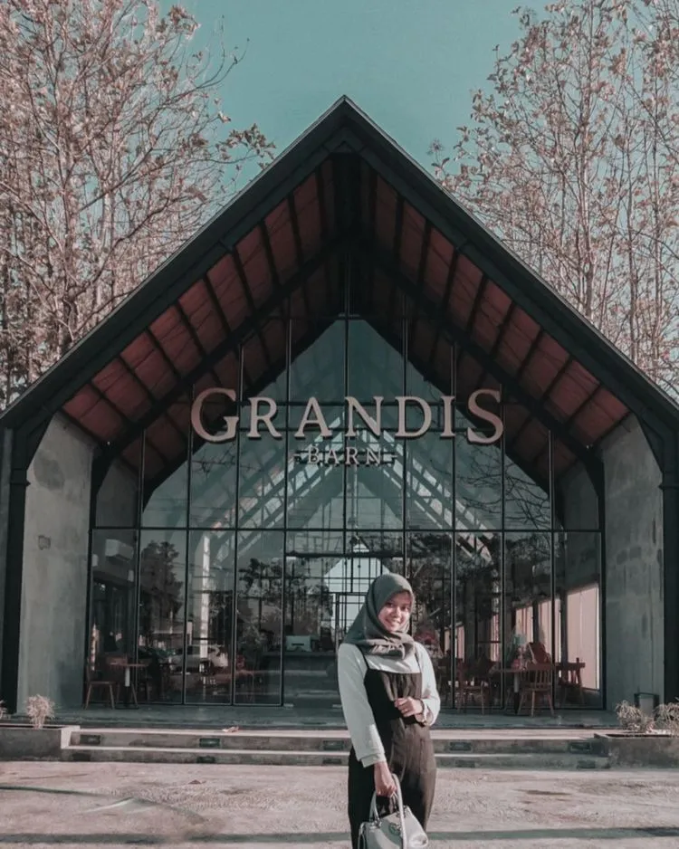 Grandis Barn: Resto Instagramable di Solo Raya 13