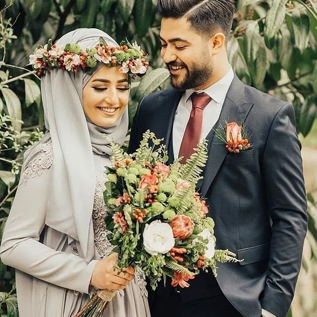 12 Ide Wedding Hijab Do dengan Mahkota Bunga 24