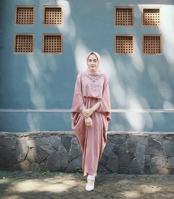 8 Ide Kaftan yang Pantas Dipakai Walau Nggak Lebaran 9