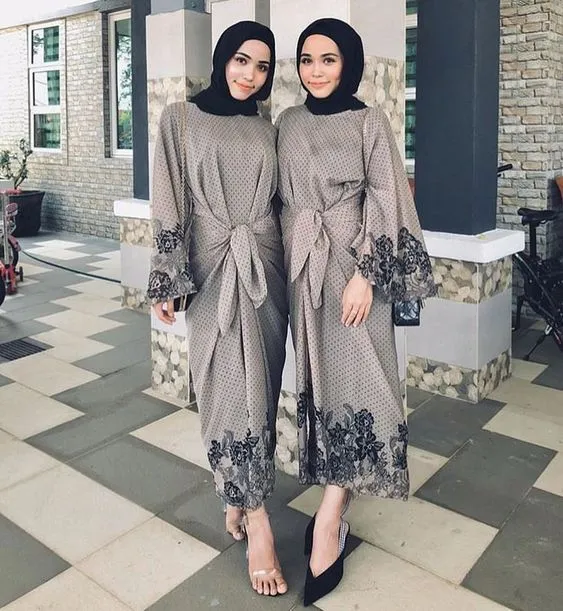 8 Ide Kaftan yang Pantas Dipakai Walau Nggak Lebaran 16
