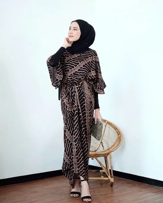 8 Ide Kaftan yang Pantas Dipakai Walau Nggak Lebaran 13