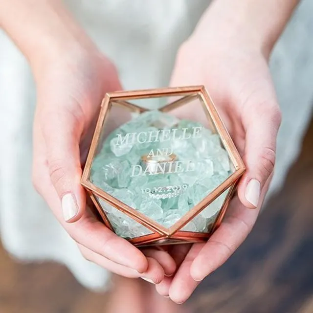 9+ Ide Kotak Cincin Tunangan/Nikah yang Cantik 19