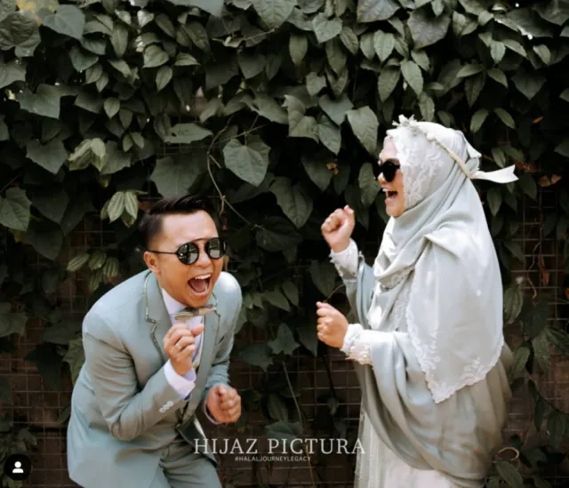 12 Ide Wedding Hijab Do dengan Mahkota Bunga 21
