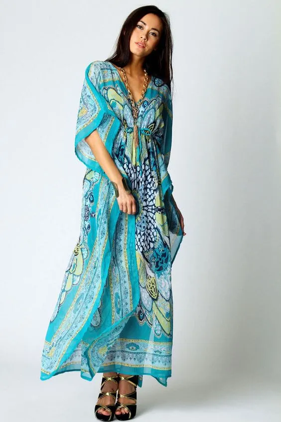 8 Ide Kaftan yang Pantas Dipakai Walau Nggak Lebaran 15