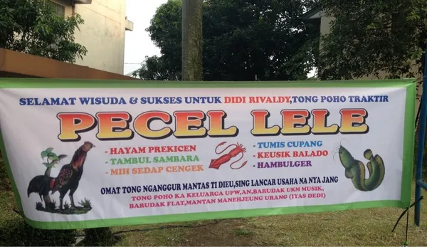 12 Banner Ucapan Selamat Wisuda Lucu dan Sedikit Nakal 20