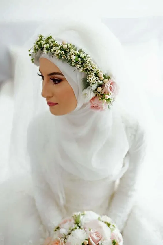12 Ide Wedding Hijab Do dengan Mahkota Bunga 15