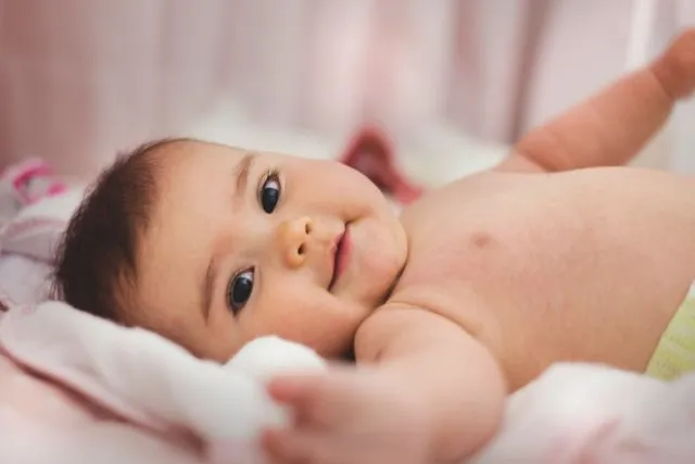 7 Manfaat Luar Biasa Menjemur Bayi di Pagi Hari. Sehat dan Bisa Bikin Dia Happy! 9