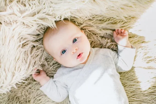 7 Manfaat Luar Biasa Menjemur Bayi di Pagi Hari. Sehat dan Bisa Bikin Dia Happy! 10
