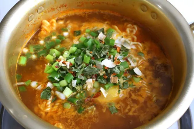 Resep Ramyeon ala Korea Bermodal Mi Instan 11