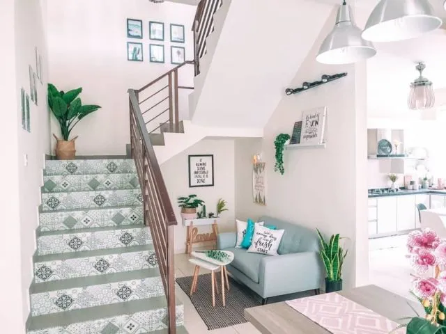 10 Ide Ruang Bawah Tangga yang Minimalis & Kreatif 20