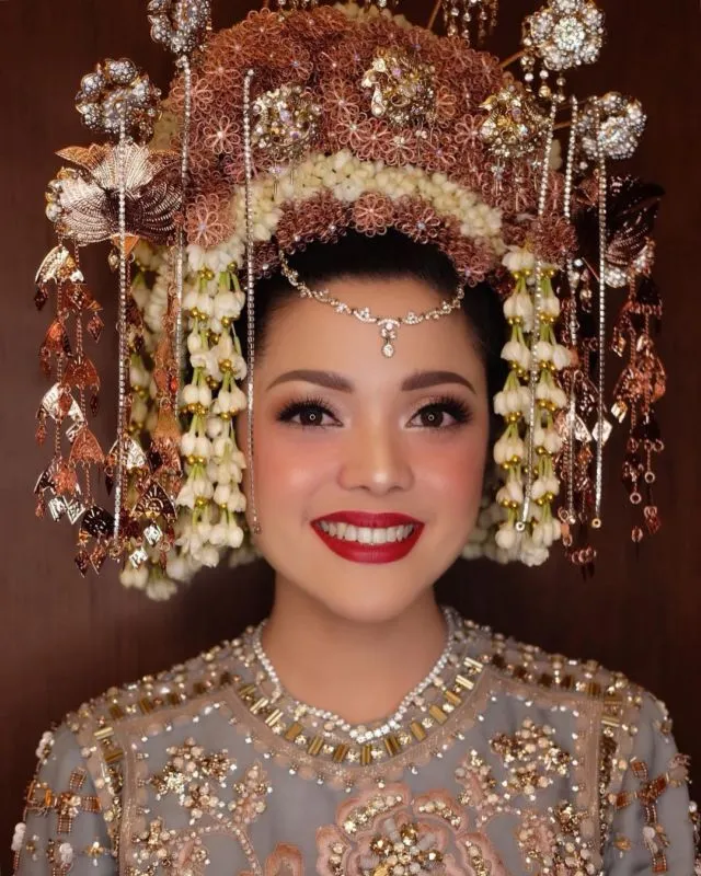 10 Ide Wedding Make-up si Kulit Sawo Matang. Rahasia Kulitmu Terlihat Paripurna Cemerlang! 18