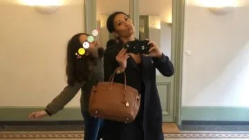 Selalu Tutupi Foto Kirana dengan Stiker, Anggun Cipta Akhirnya Perlihatkan Wajah sang Anak