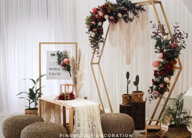 10 Ide Dekorasi Meja Akad dalam Ruangan Bertema Rustic 11