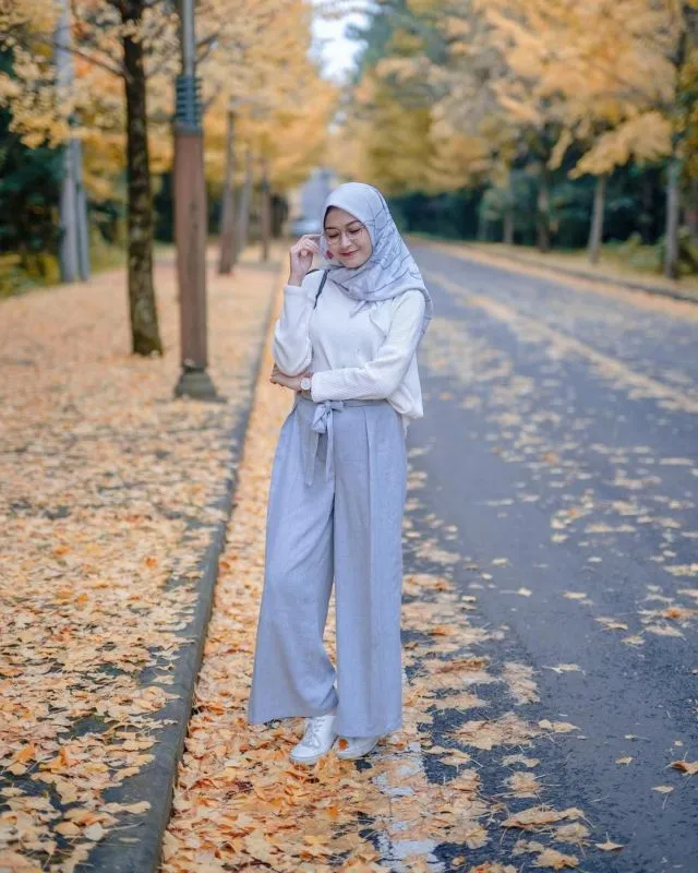 Perpaduan Sempurna Kaus dan Kulot ala 7 Hijaber ini Bisa Jadi Inspirasi. Nyaman dan Selow! 10